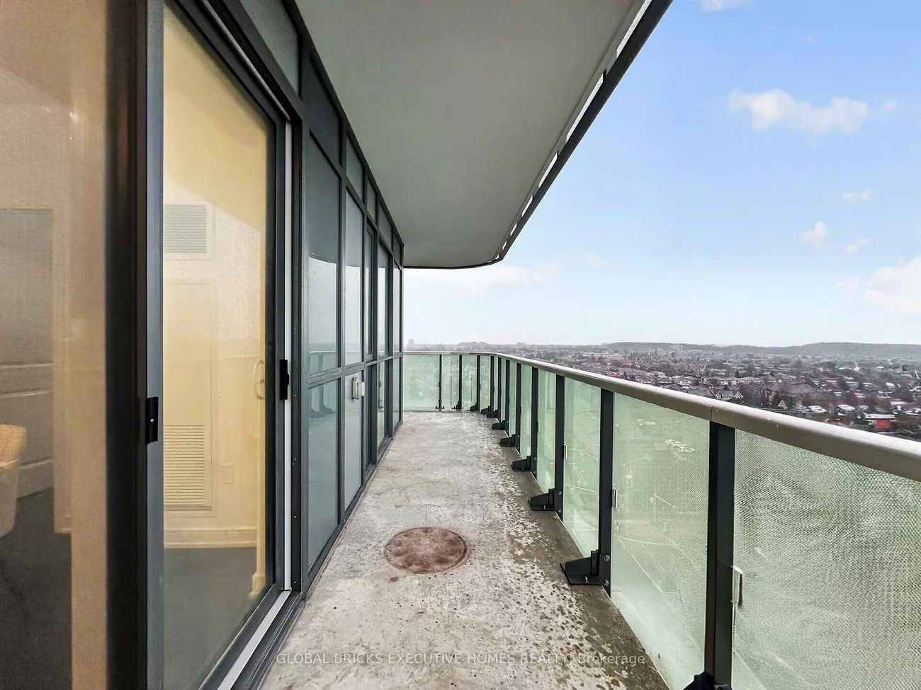 8, Nahani, Hurontario, Mississauga