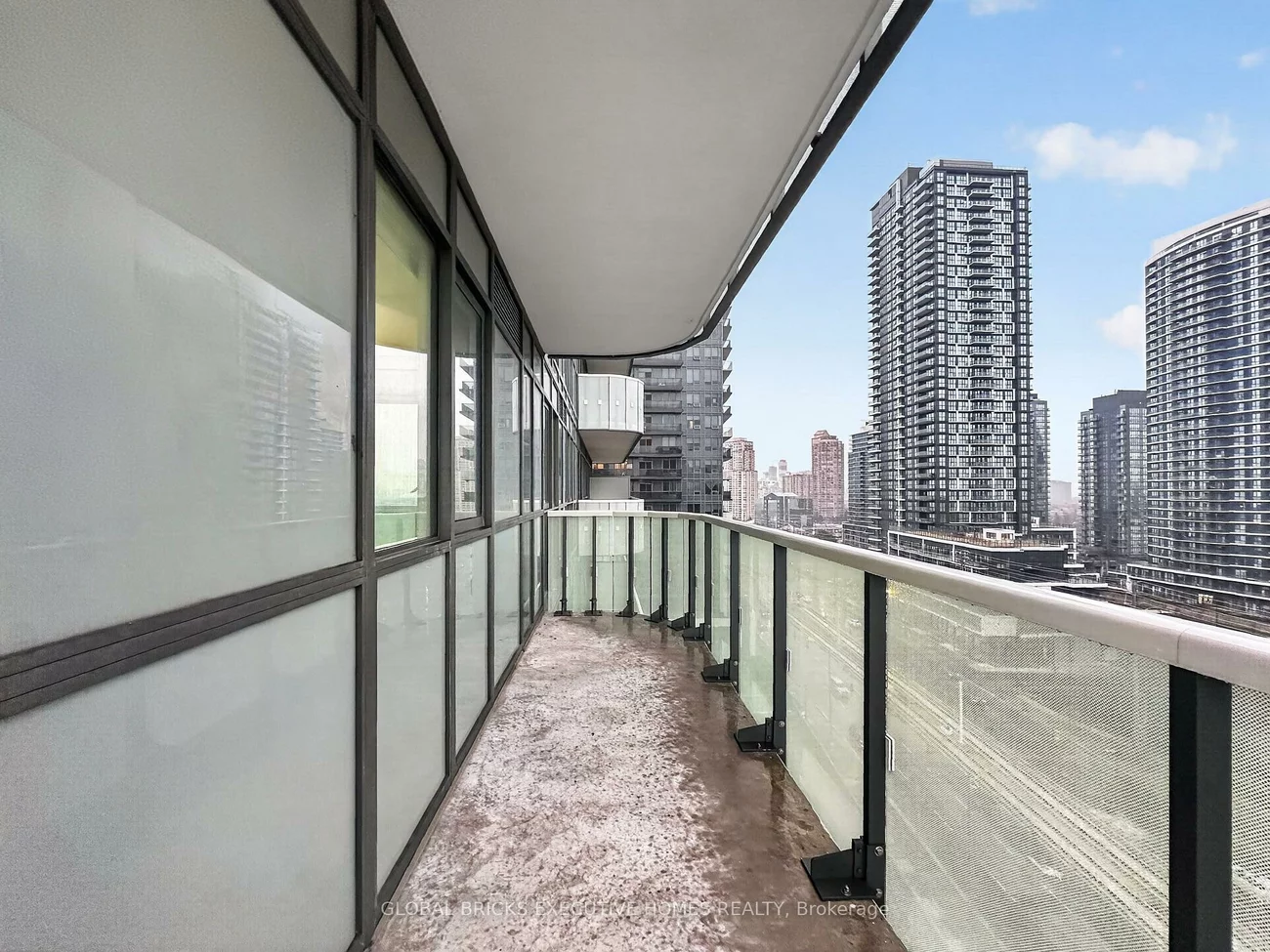 8, Nahani, Hurontario, Mississauga