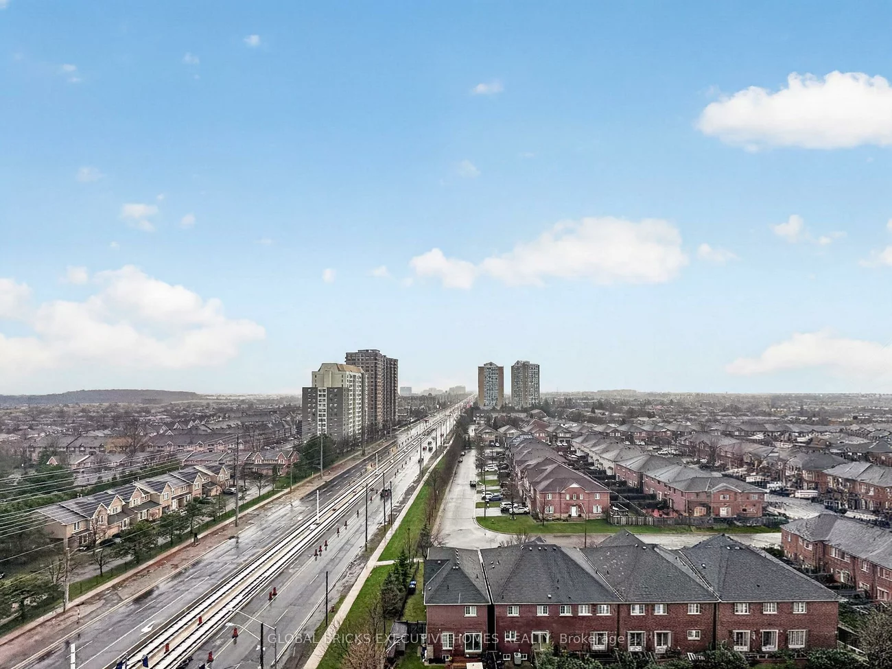 8, Nahani, Hurontario, Mississauga