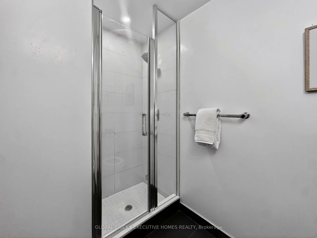 8, Nahani, Hurontario, Mississauga