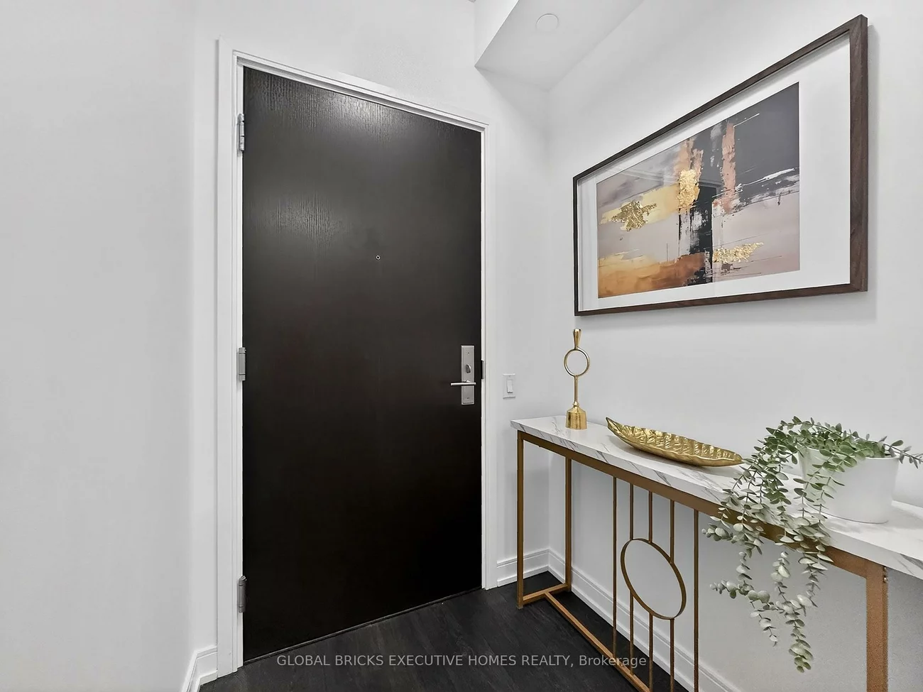 8, Nahani, Hurontario, Mississauga