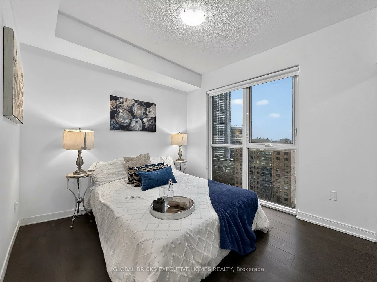 8, Nahani, Hurontario, Mississauga