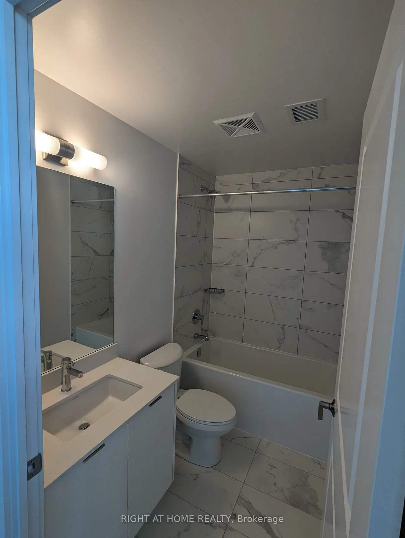 202, Burnhamthorpe, Mississauga Valleys, Mississauga