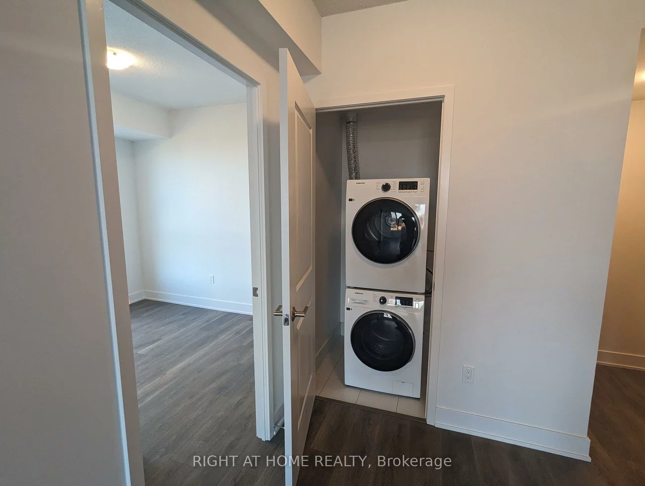 202, Burnhamthorpe, Mississauga Valleys, Mississauga