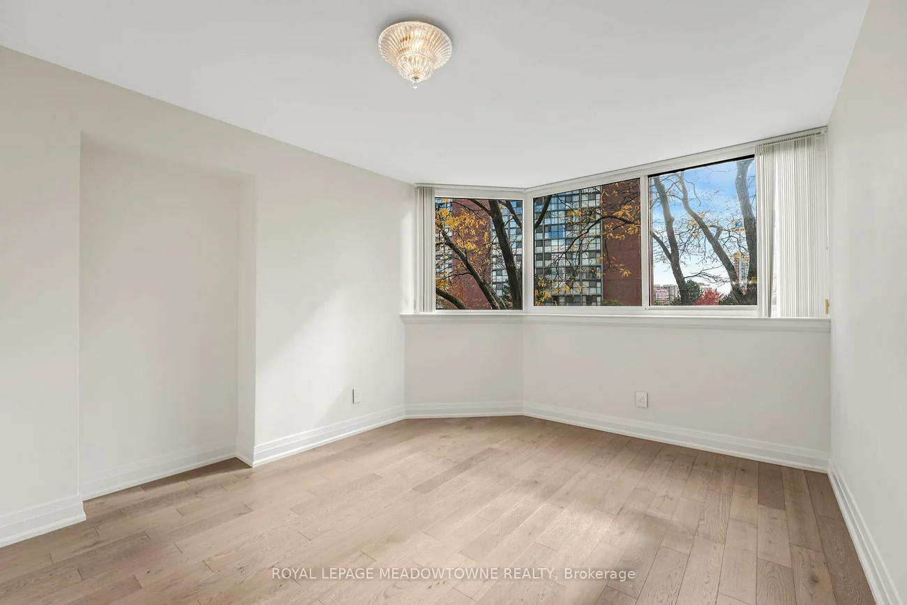 4235, Sherwoodtowne, City Centre, Mississauga