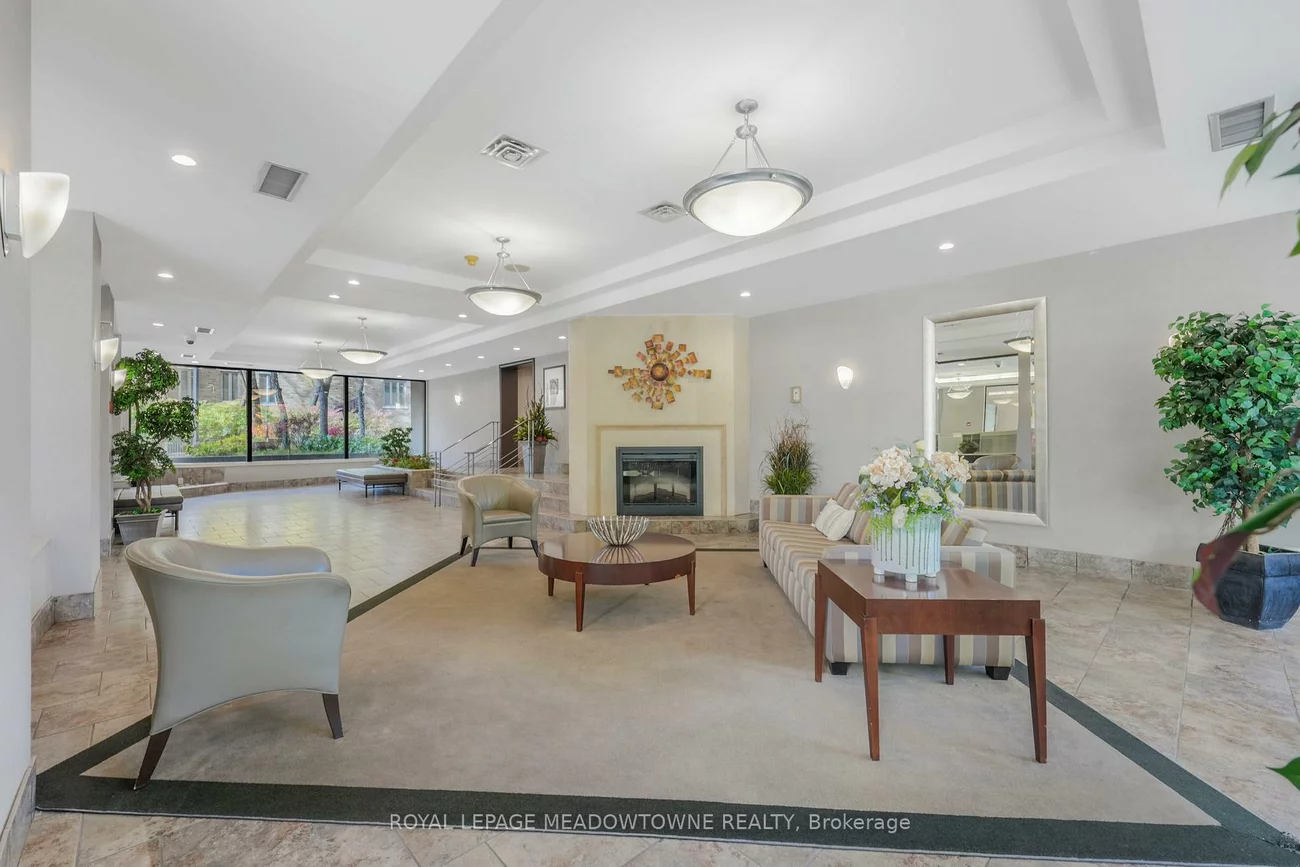 4235, Sherwoodtowne, City Centre, Mississauga
