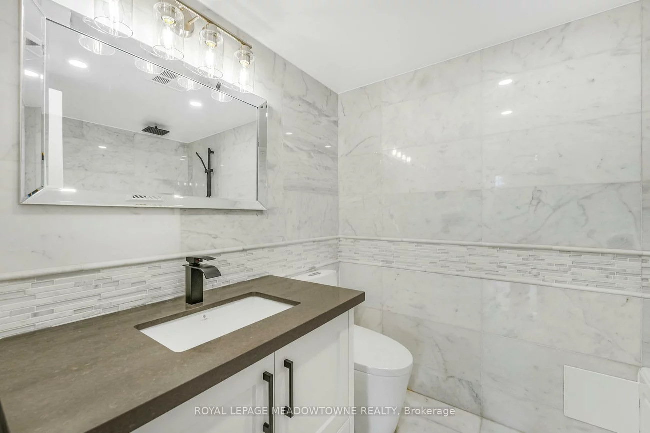 4235, Sherwoodtowne, City Centre, Mississauga