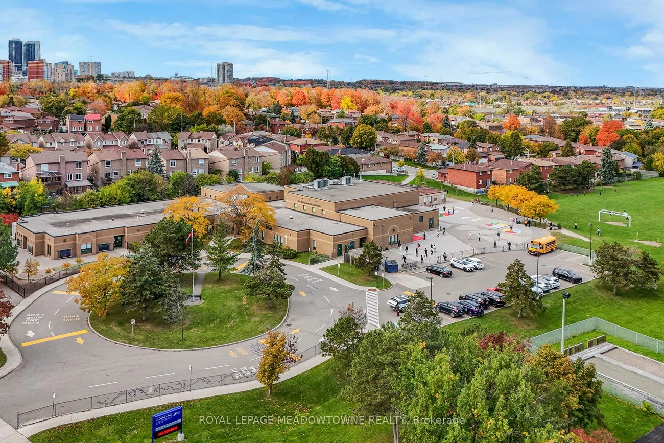 4235, Sherwoodtowne, City Centre, Mississauga