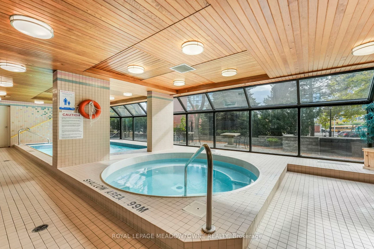 4235, Sherwoodtowne, City Centre, Mississauga