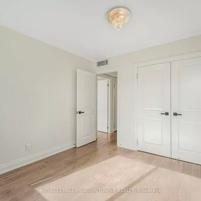 4235, Sherwoodtowne, City Centre, Mississauga
