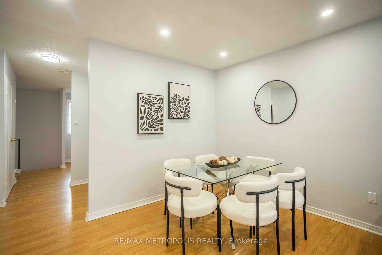 2170, Bromsgrove, Clarkson, Mississauga