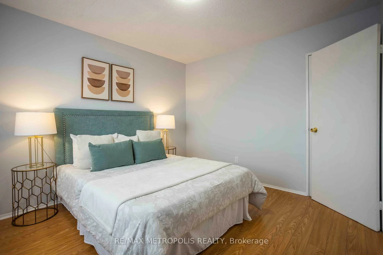 2170, Bromsgrove, Clarkson, Mississauga