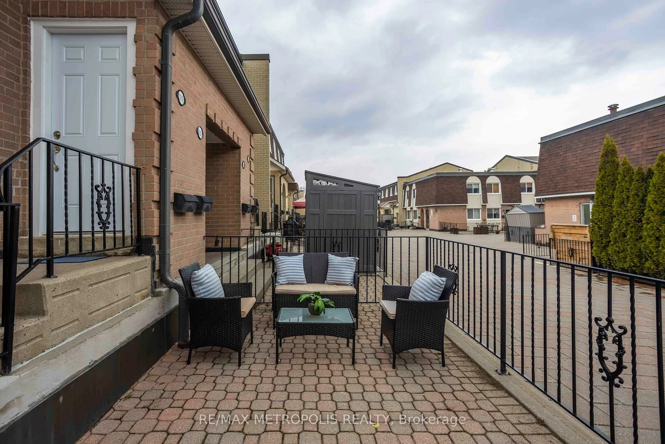 2170, Bromsgrove, Clarkson, Mississauga