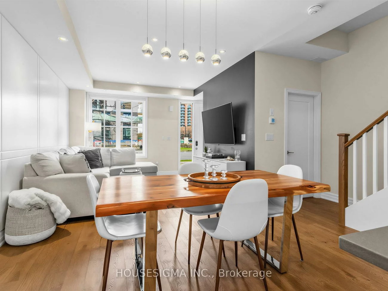 1190, Cawthra, Mineola, Mississauga