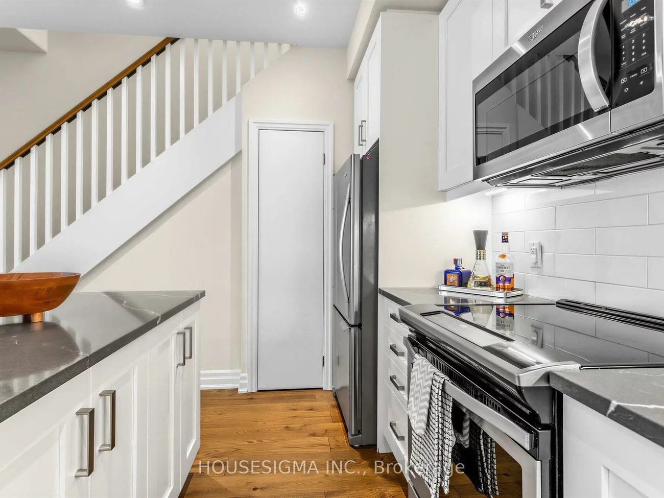 1190, Cawthra, Mineola, Mississauga