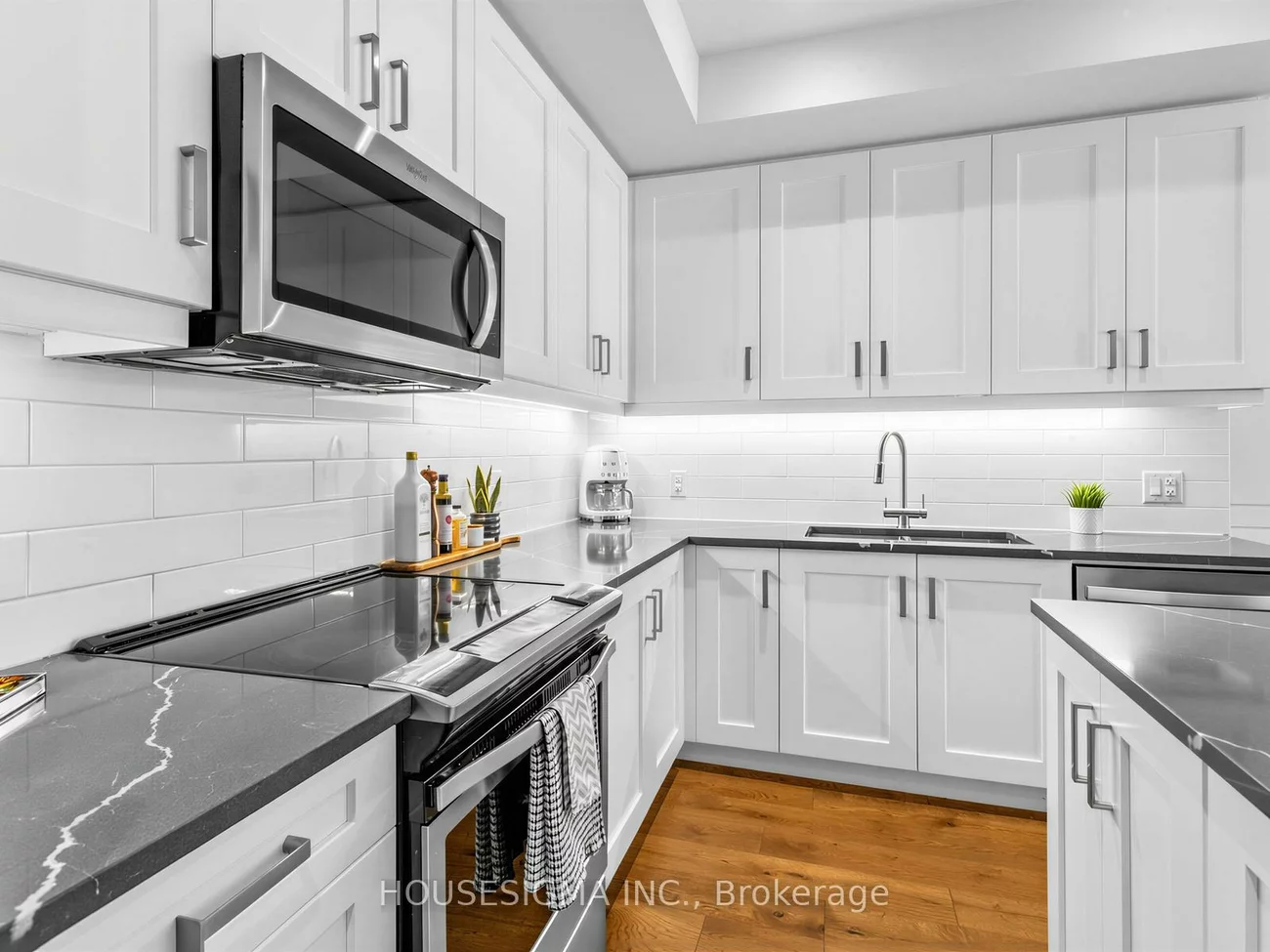 1190, Cawthra, Mineola, Mississauga