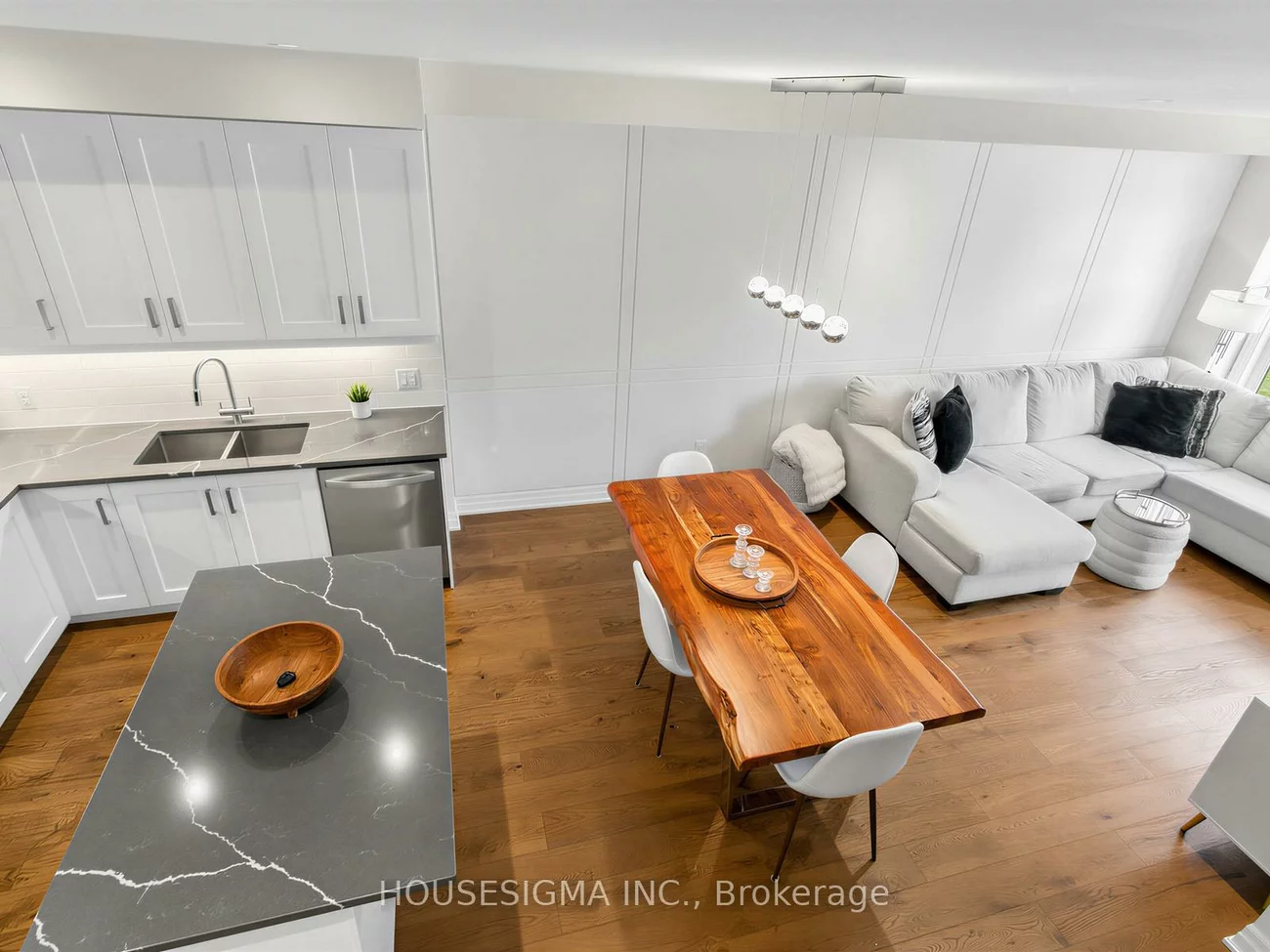 1190, Cawthra, Mineola, Mississauga