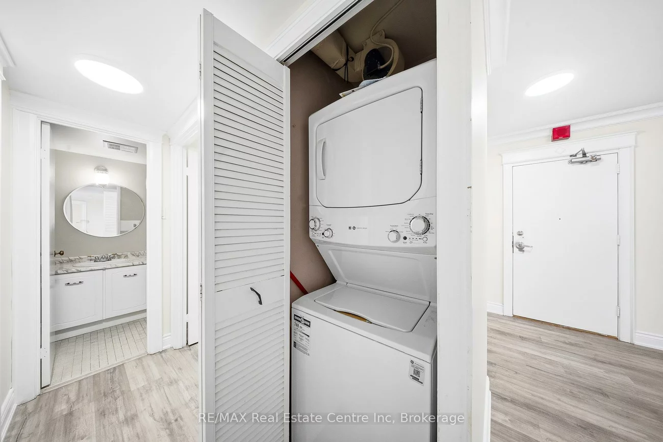 20, Mississauga Valley, Mississauga Valleys, Mississauga