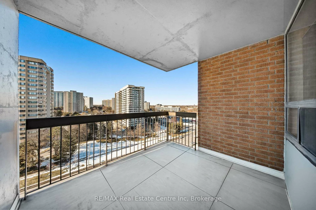 20, Mississauga Valley, Mississauga Valleys, Mississauga