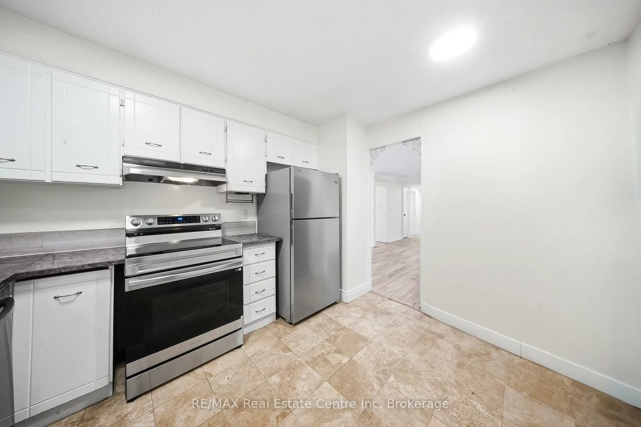 20, Mississauga Valley, Mississauga Valleys, Mississauga