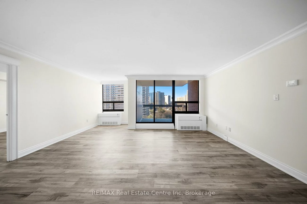 20, Mississauga Valley, Mississauga Valleys, Mississauga