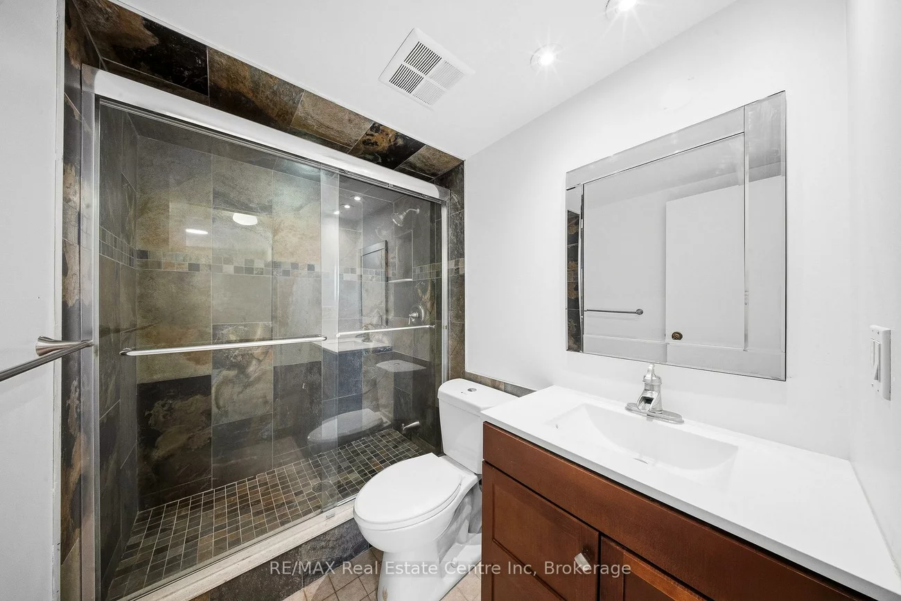 20, Mississauga Valley, Mississauga Valleys, Mississauga