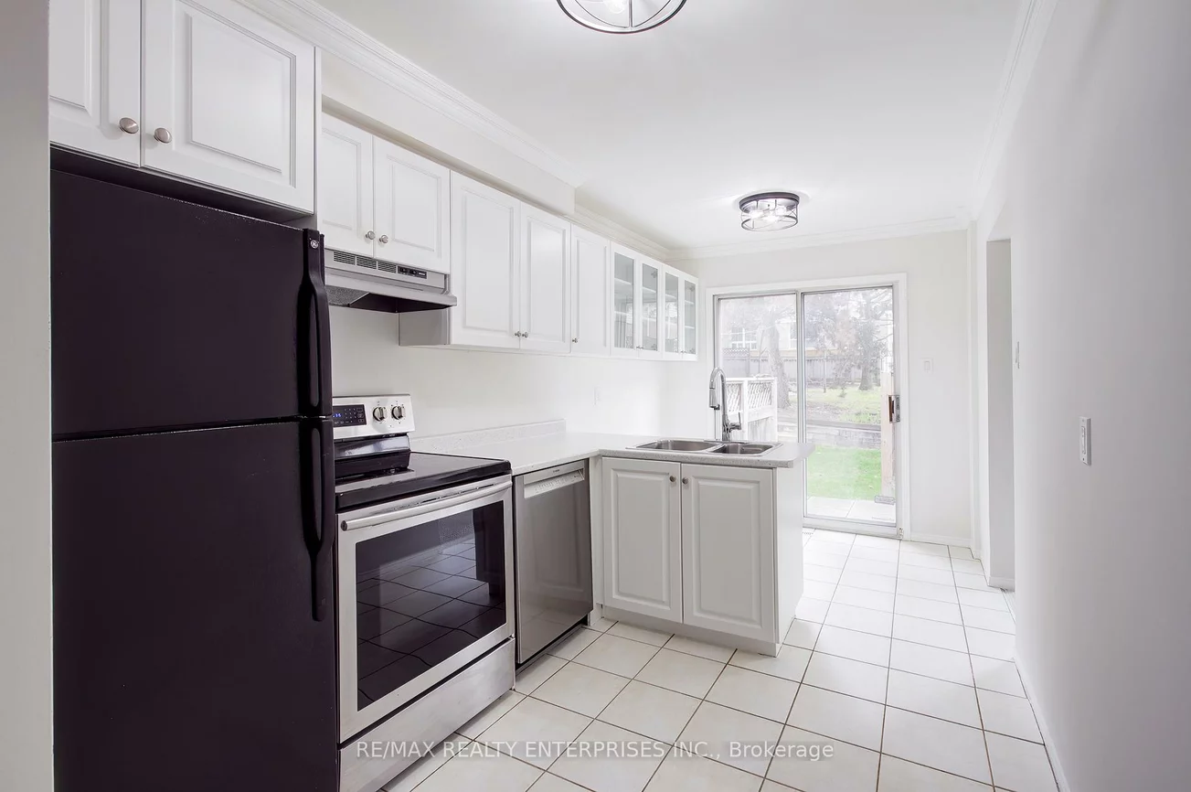 2355, Fifth, Sheridan, Mississauga
