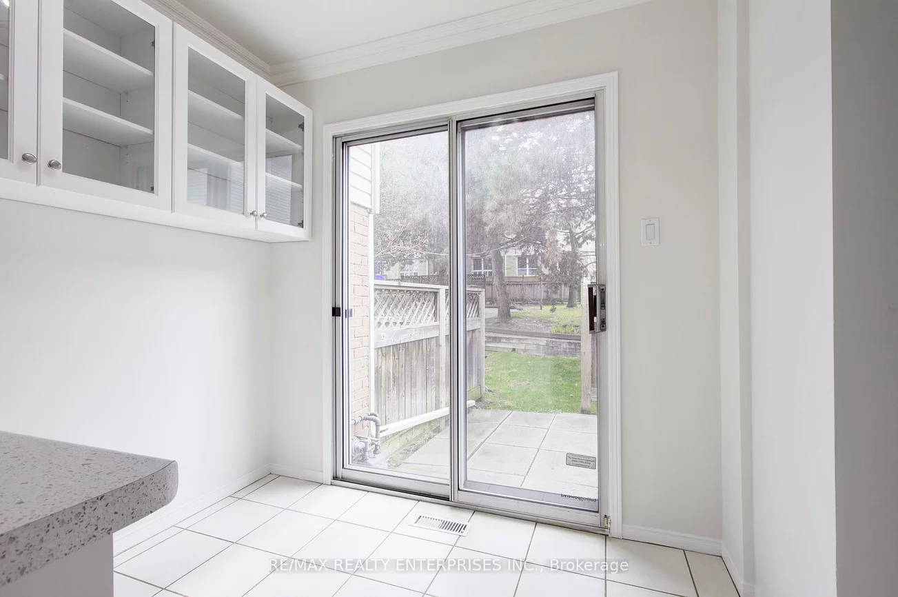 2355, Fifth, Sheridan, Mississauga