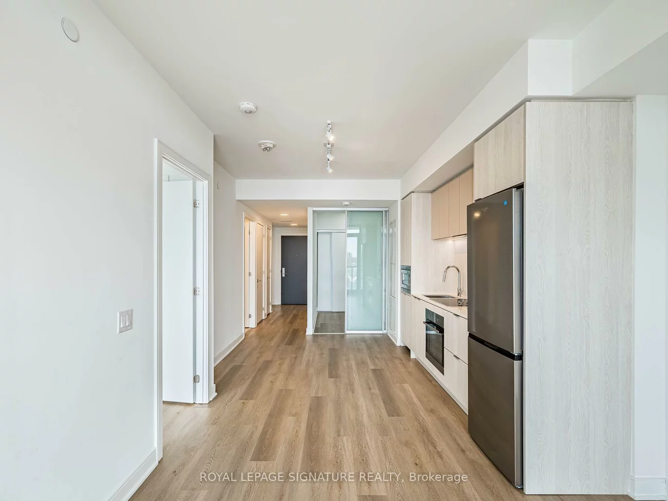 86, Dundas, Cooksville, Mississauga