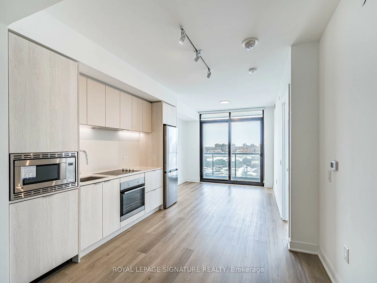 86, Dundas, Cooksville, Mississauga