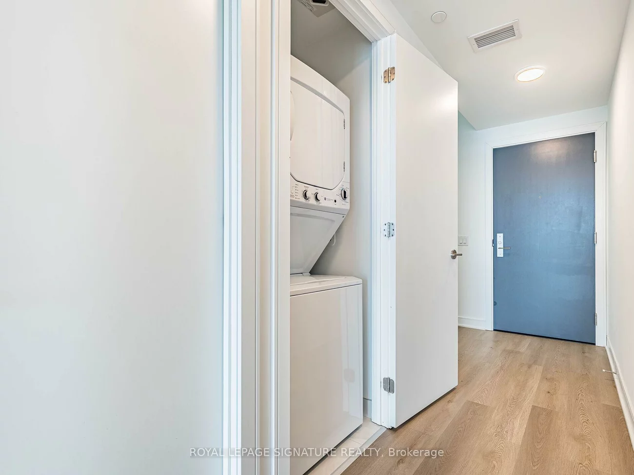 86, Dundas, Cooksville, Mississauga