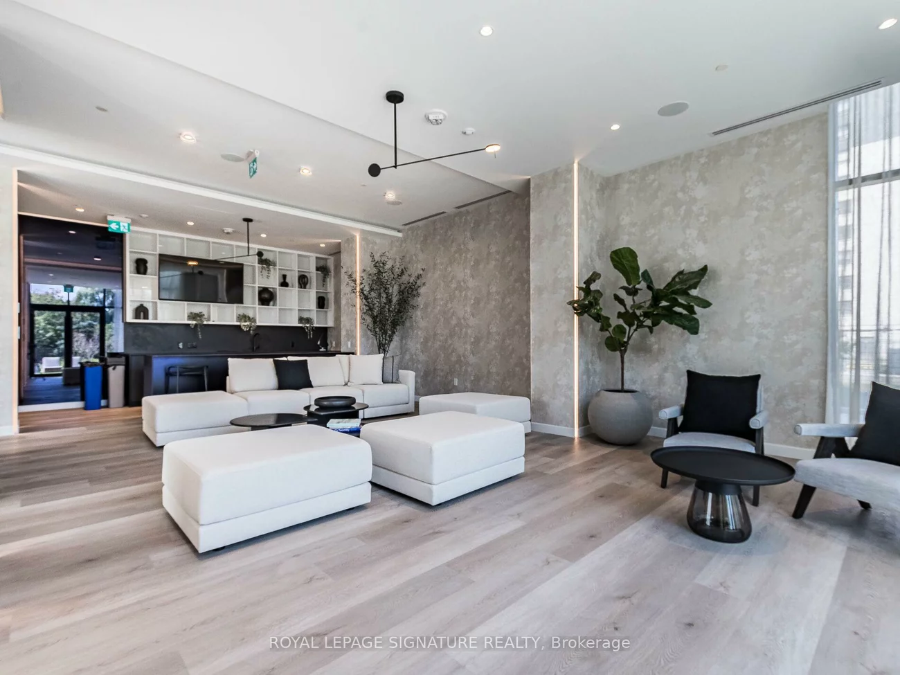 86, Dundas, Cooksville, Mississauga