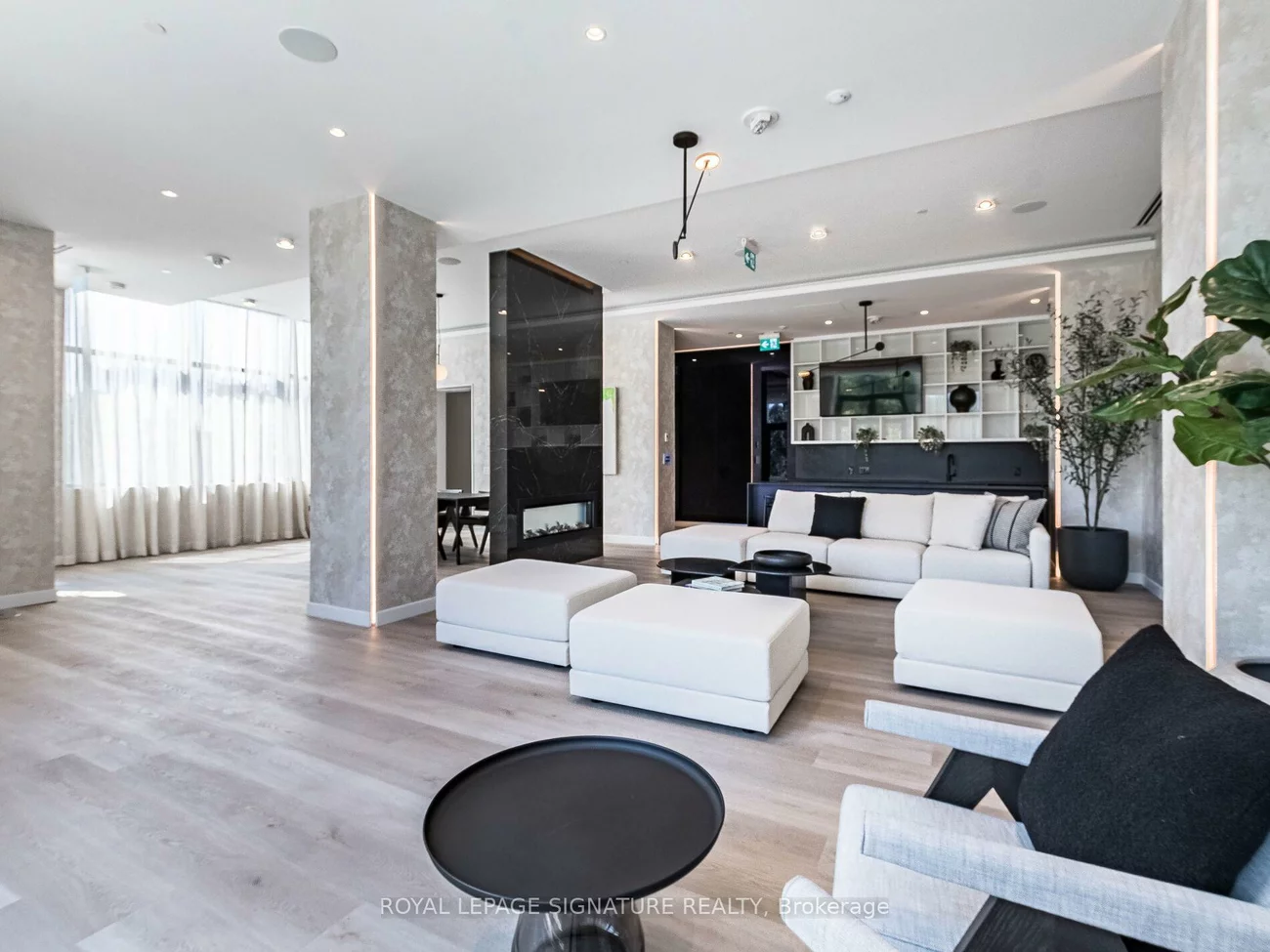 86, Dundas, Cooksville, Mississauga