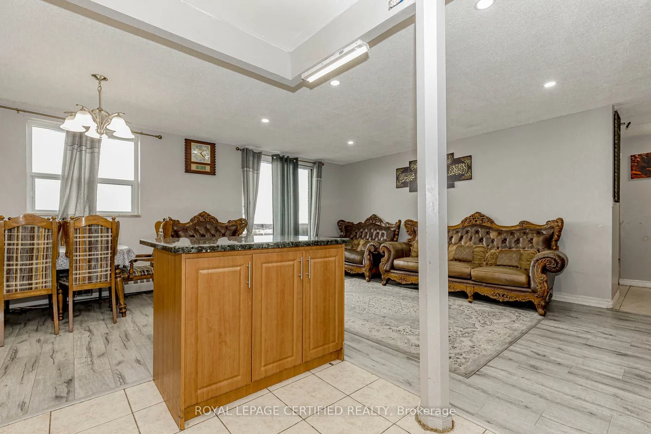 3577, Derry, Malton, Mississauga