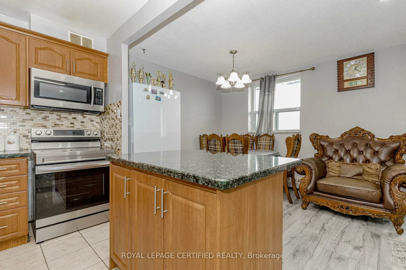 3577, Derry, Malton, Mississauga