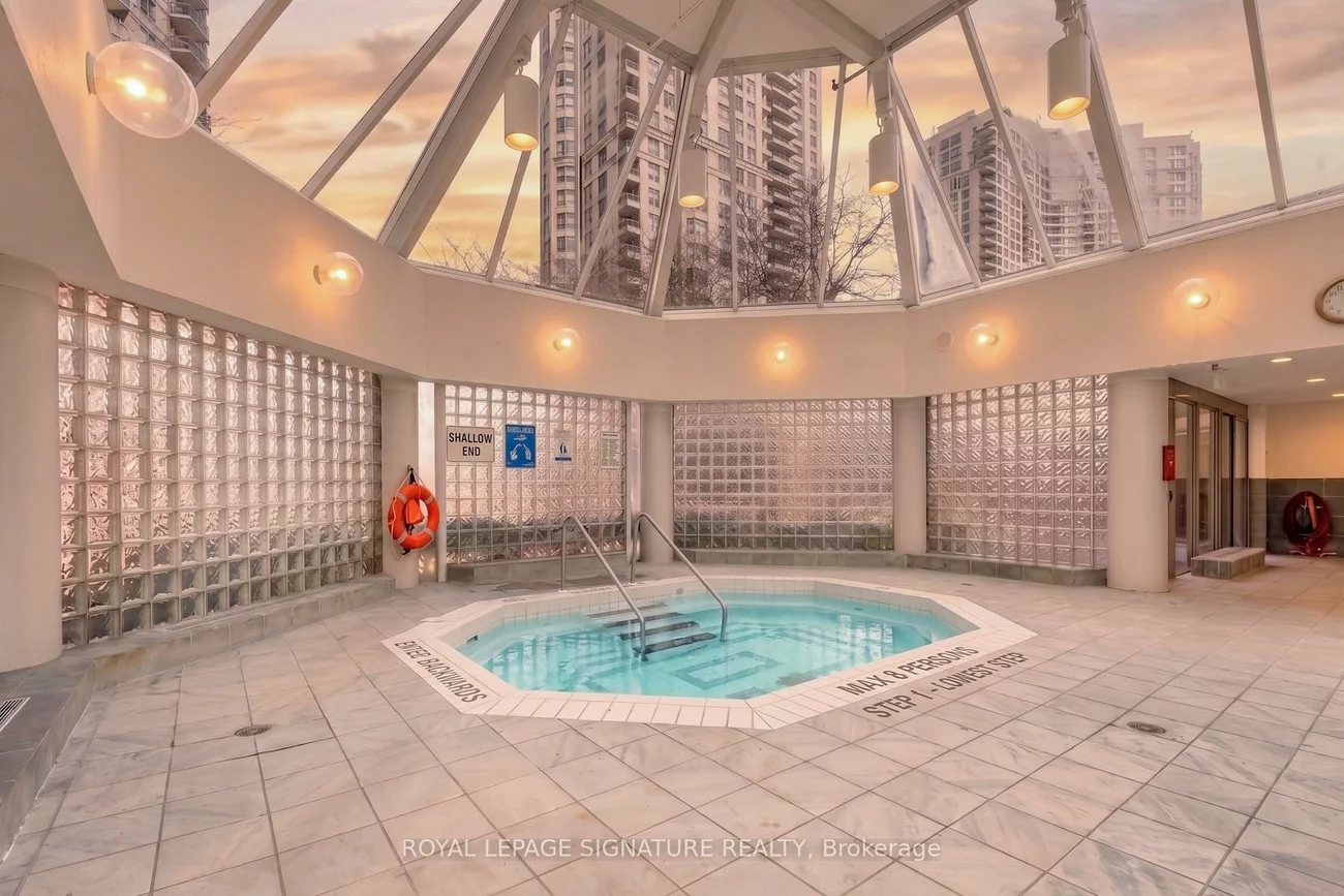 325, Webb, City Centre, Mississauga