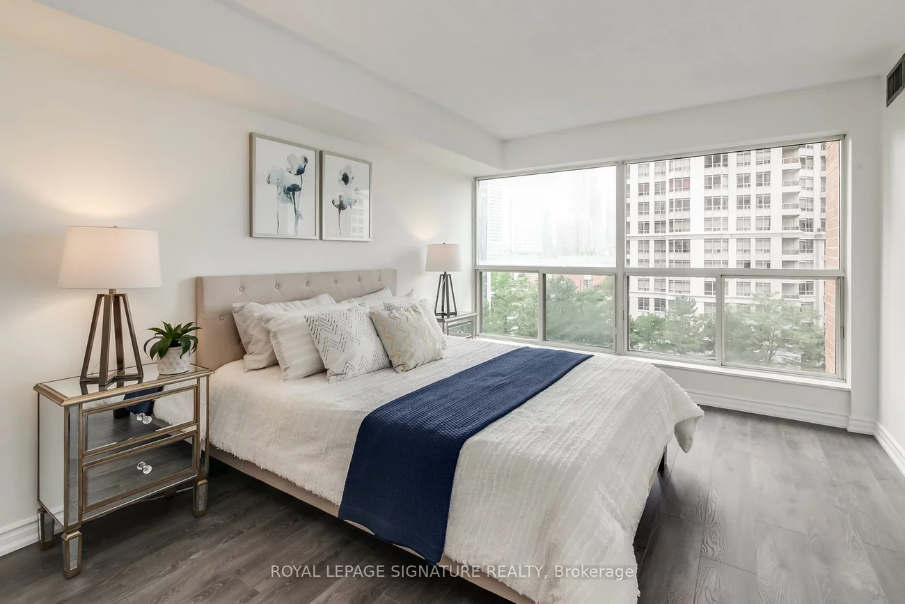 325, Webb, City Centre, Mississauga