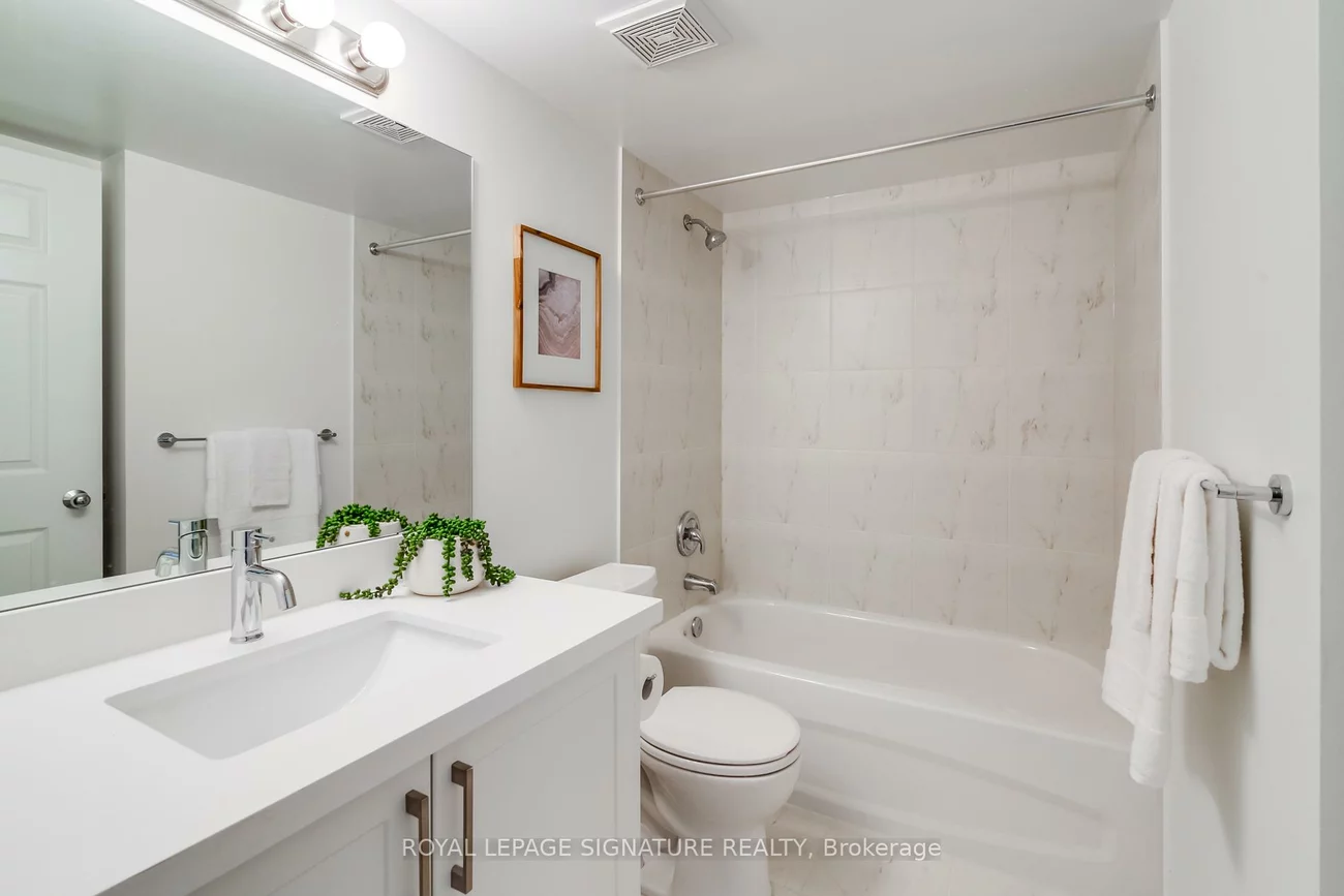 325, Webb, City Centre, Mississauga