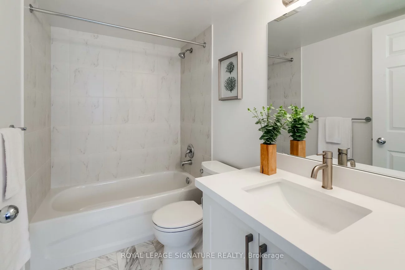 325, Webb, City Centre, Mississauga