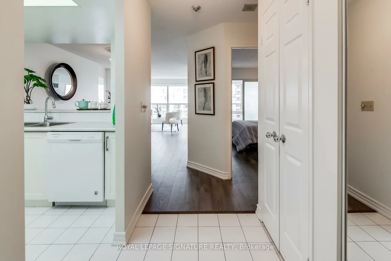 325, Webb, City Centre, Mississauga