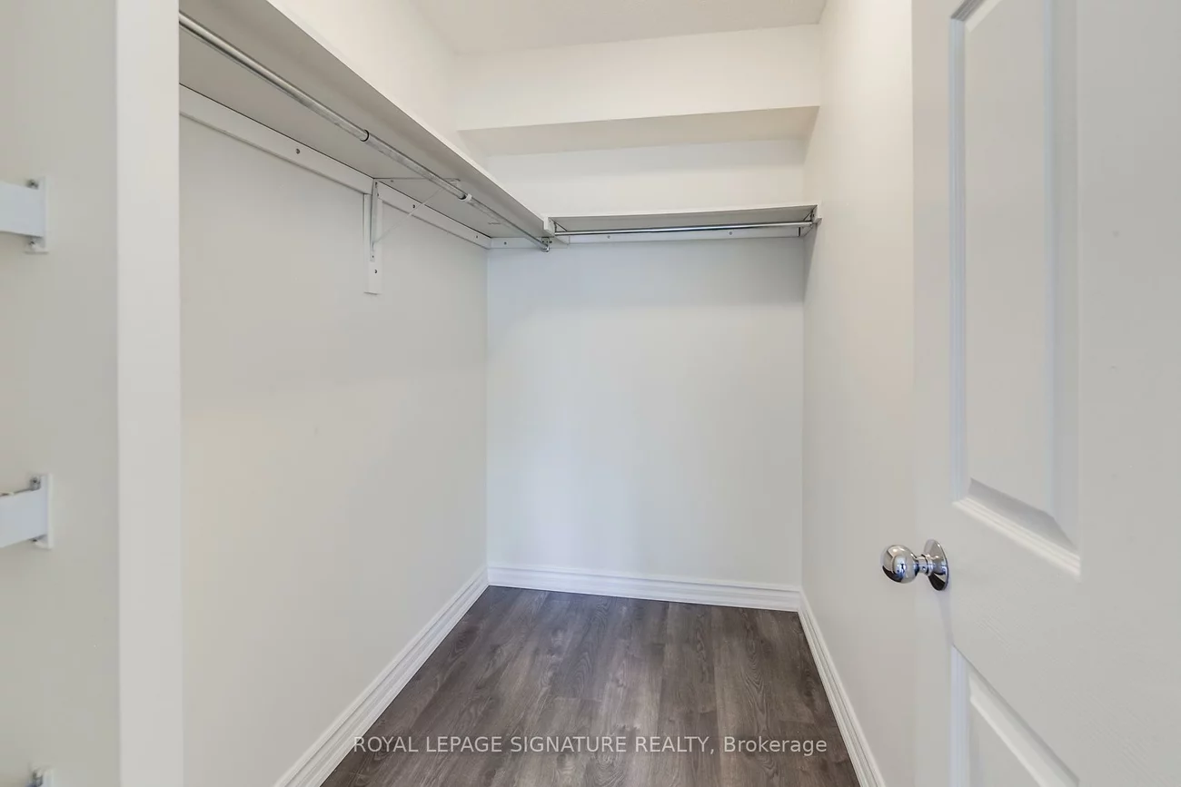 325, Webb, City Centre, Mississauga