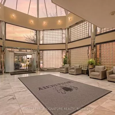 325, Webb, City Centre, Mississauga