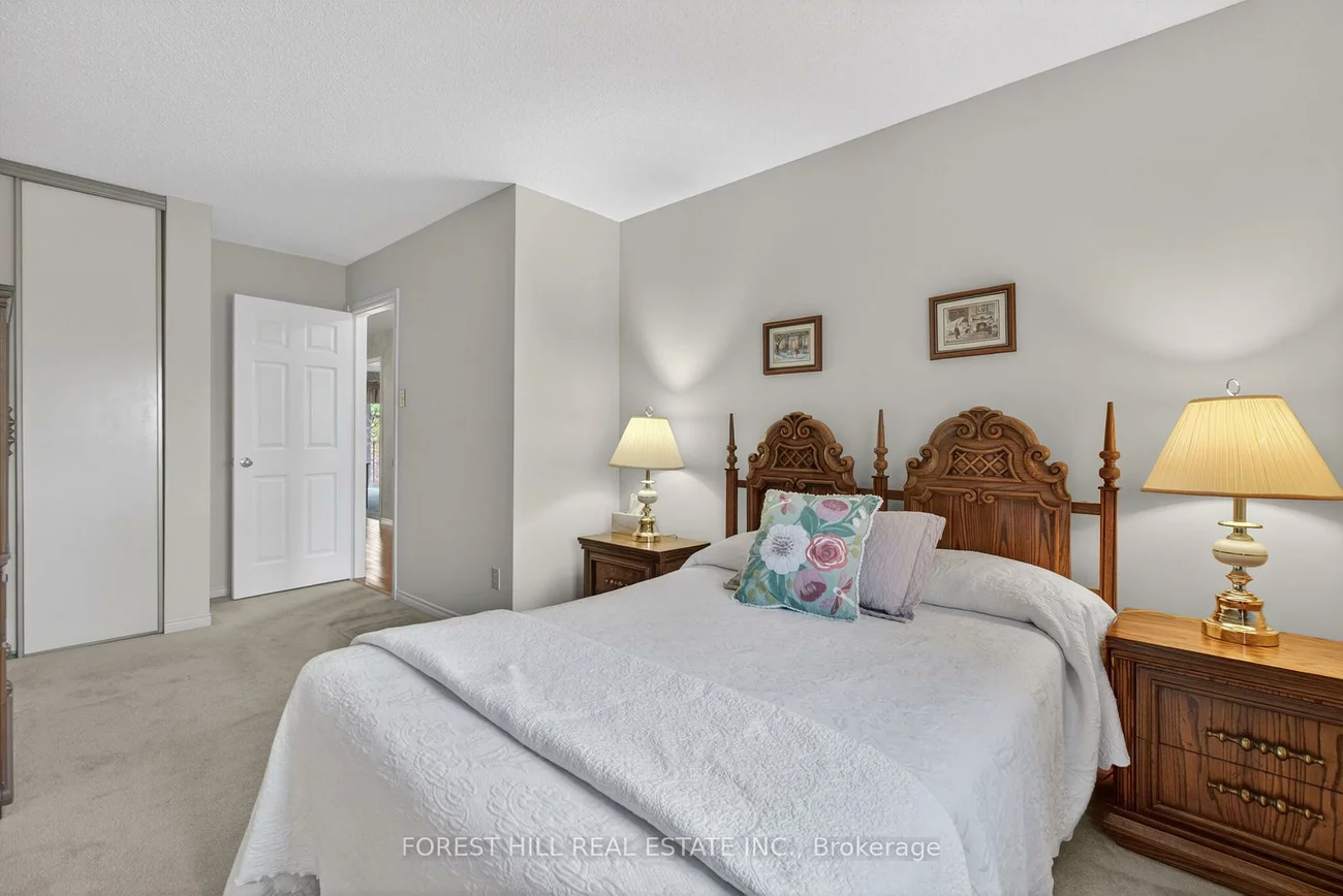 4635, Regents, Hurontario, Mississauga