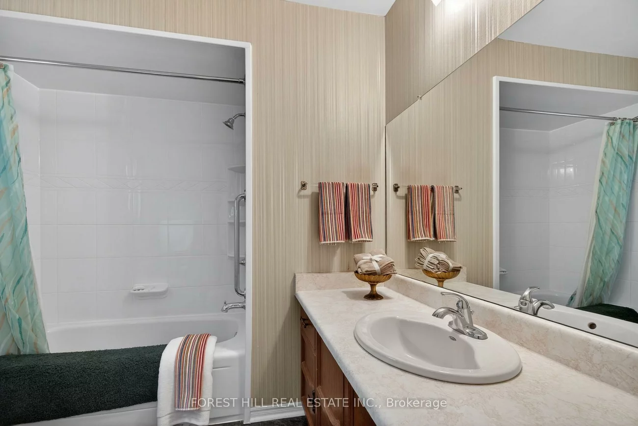 4635, Regents, Hurontario, Mississauga