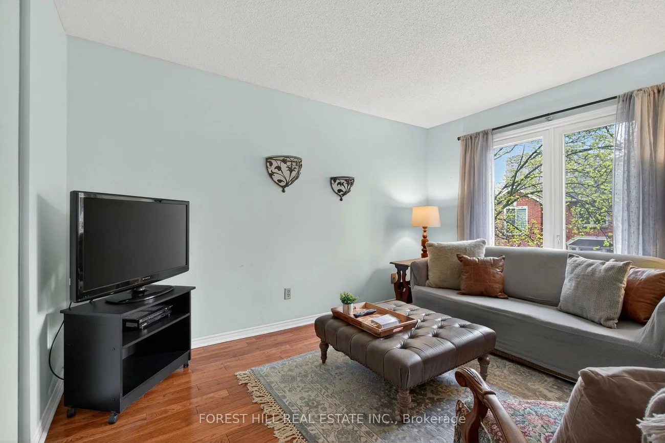 4635, Regents, Hurontario, Mississauga