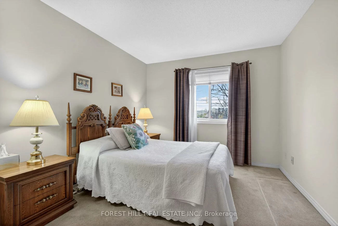 4635, Regents, Hurontario, Mississauga