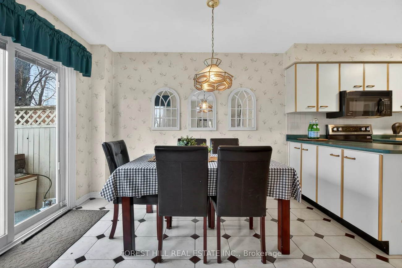 4635, Regents, Hurontario, Mississauga