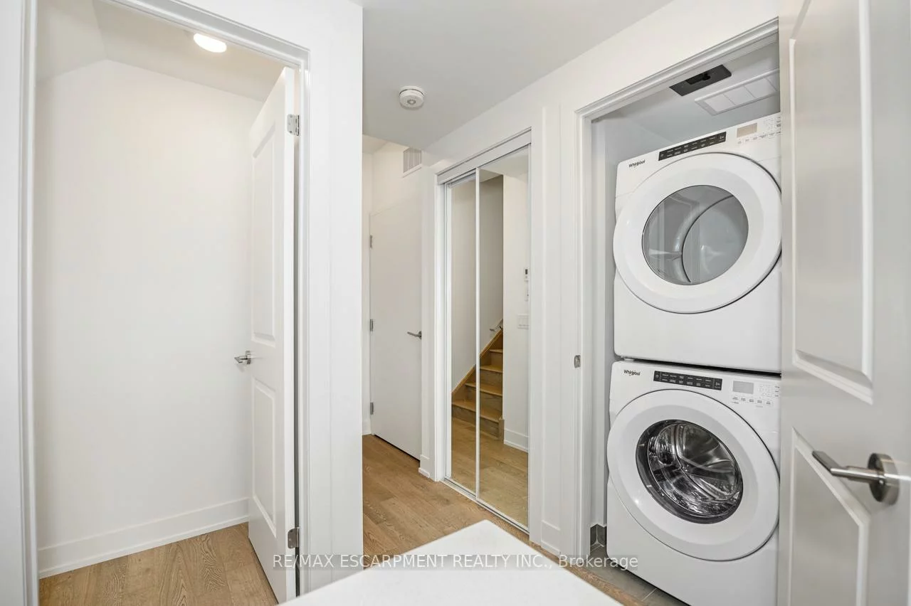 1075, Douglas McCurdy, Lakeview, Mississauga