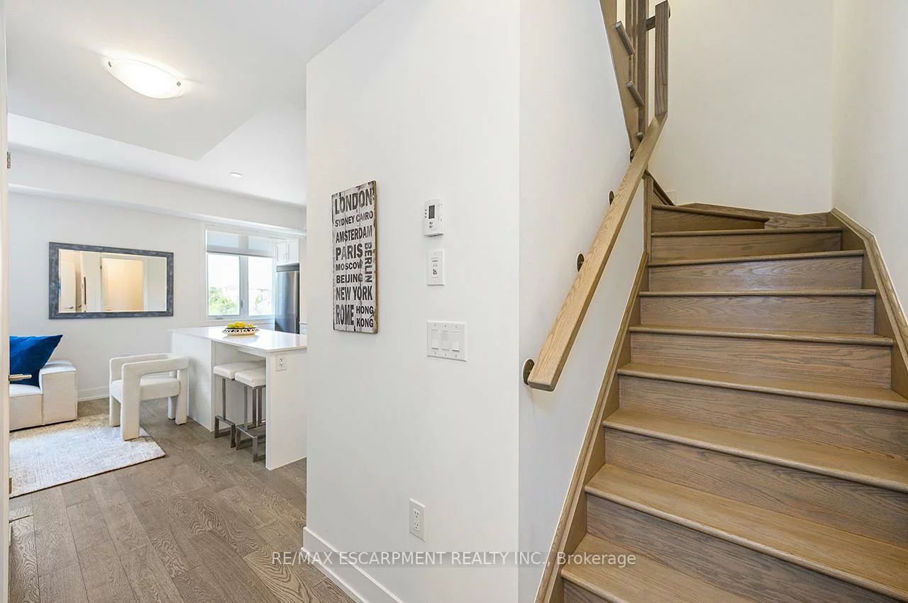 1075, Douglas McCurdy, Lakeview, Mississauga