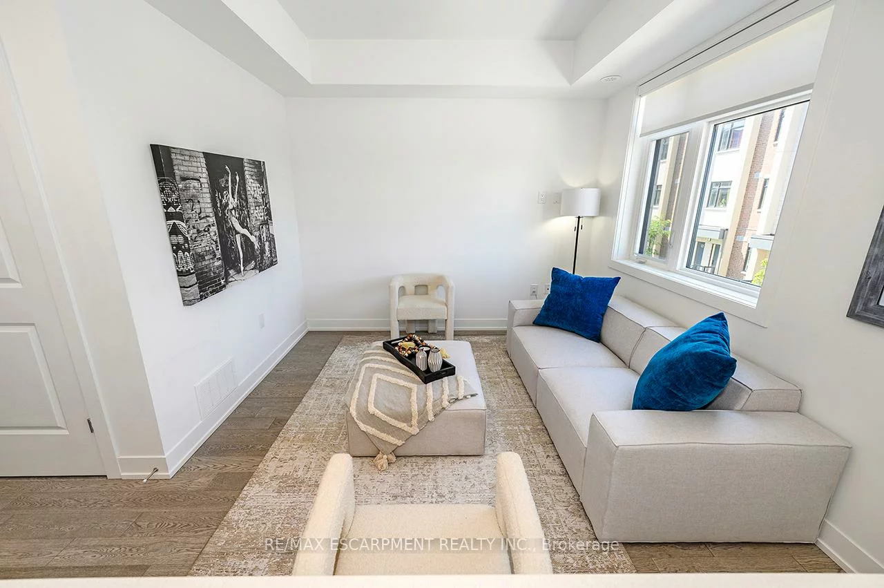 1075, Douglas McCurdy, Lakeview, Mississauga